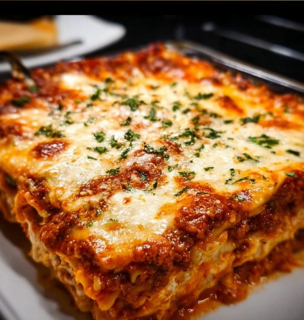 Delicious easy lasagna with layers of cheese, pasta, and sauce